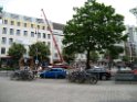 800 kg Fensterrahmen drohte auf Strasse zu rutschen Koeln Friesenplatz P29